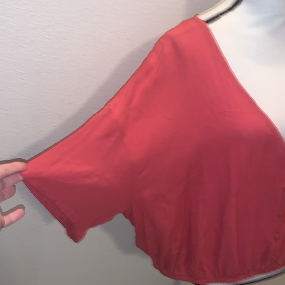 Forever 21 plus pink v-back short sleeve button down blouse - Picture 3 of 6